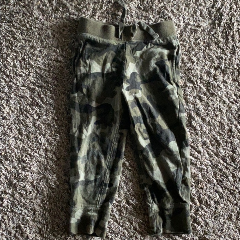 Baby gap 3T camo joggers